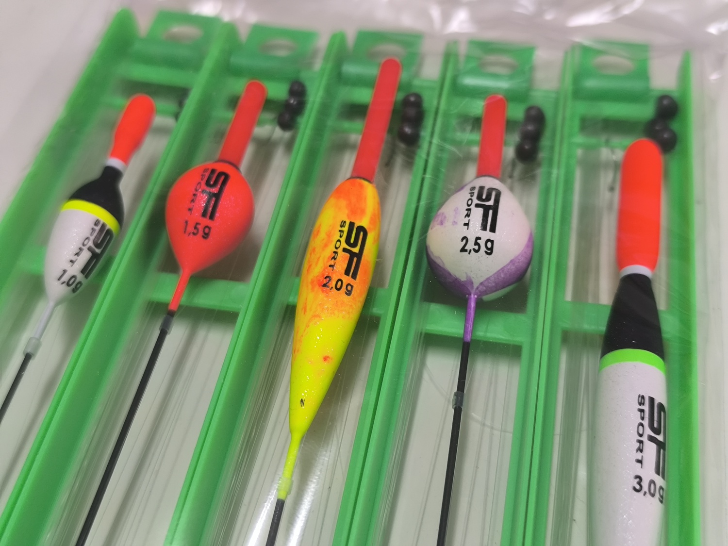 <p>Assembled fishing lines ready rigs&nbsp;</p>